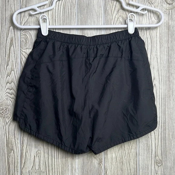 THE NORTH FACE Girls Running Short Black Large 10/12 Moisture Wick Inner Brief - Picture 4 of 4